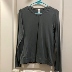 Like-new, Athleta in-motion long sleeve top, grey, size small